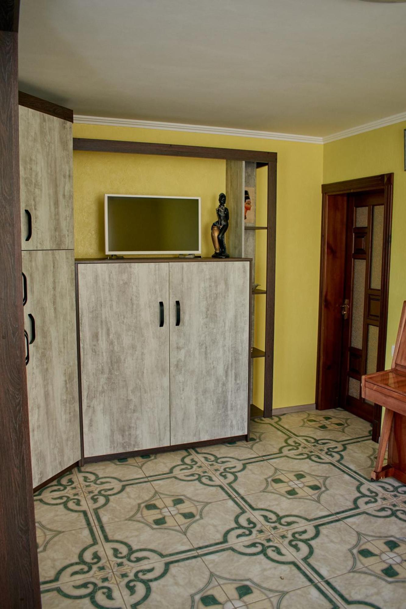 Vacation Home Lubov Kamjanets-Podilskyi Eksteriør billede